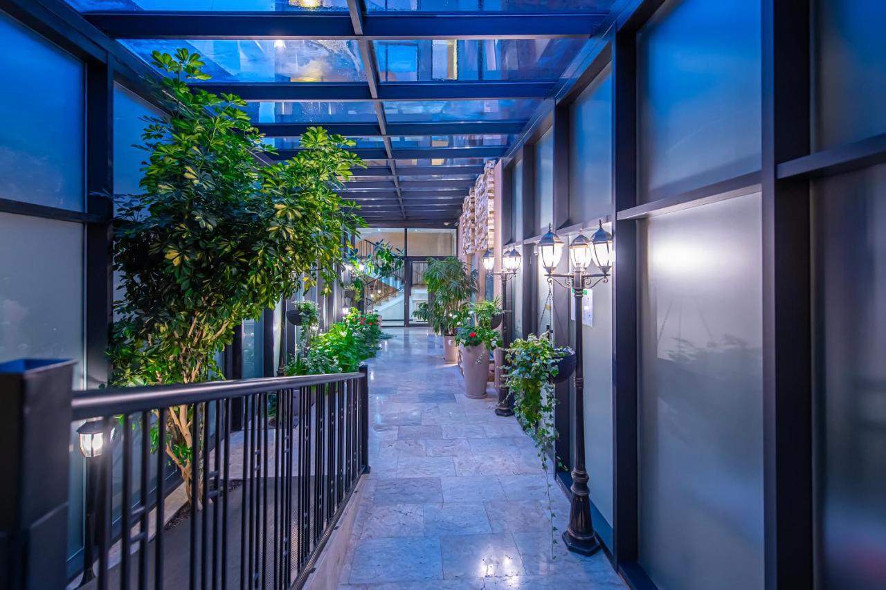 Reikartz Avlabari Tbilisi Hotel Exterior foto